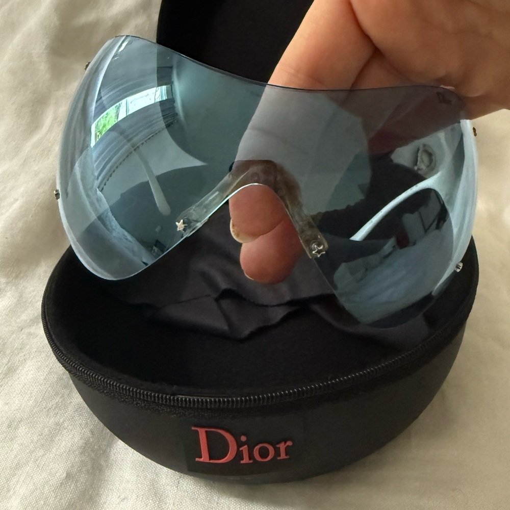 Iconic Dior ski wrap sunglasses in case. Pristine. Sleek Blue Tinted Visor